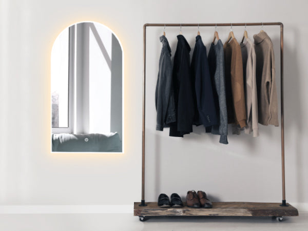 LED Badspiegel, Bogenform Wandspiegel, Lichtwechsel, Metall Rahmen Weiß