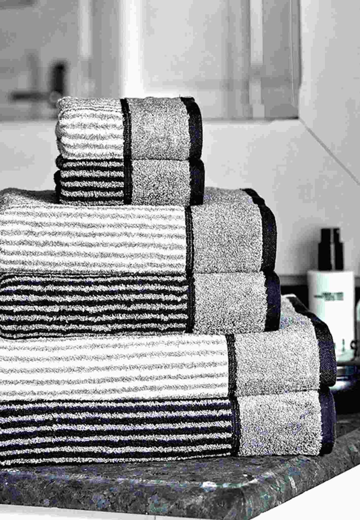 GRACE Classic Handtuch aus 100 % Baumwolle – Jacquard-Frottier, 500 g/m² - HOKO-Style