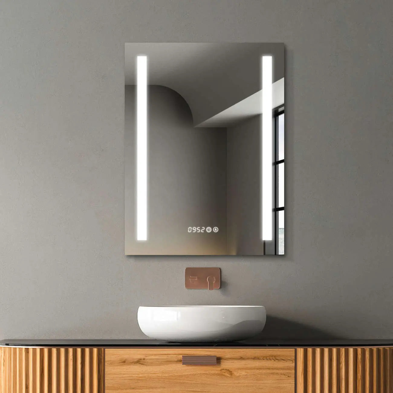 LED Lichtspiegel fürs Bad mit DIGITAL UHR + Lichtwechsel, seitlich beleuchtet - HOKO-Style