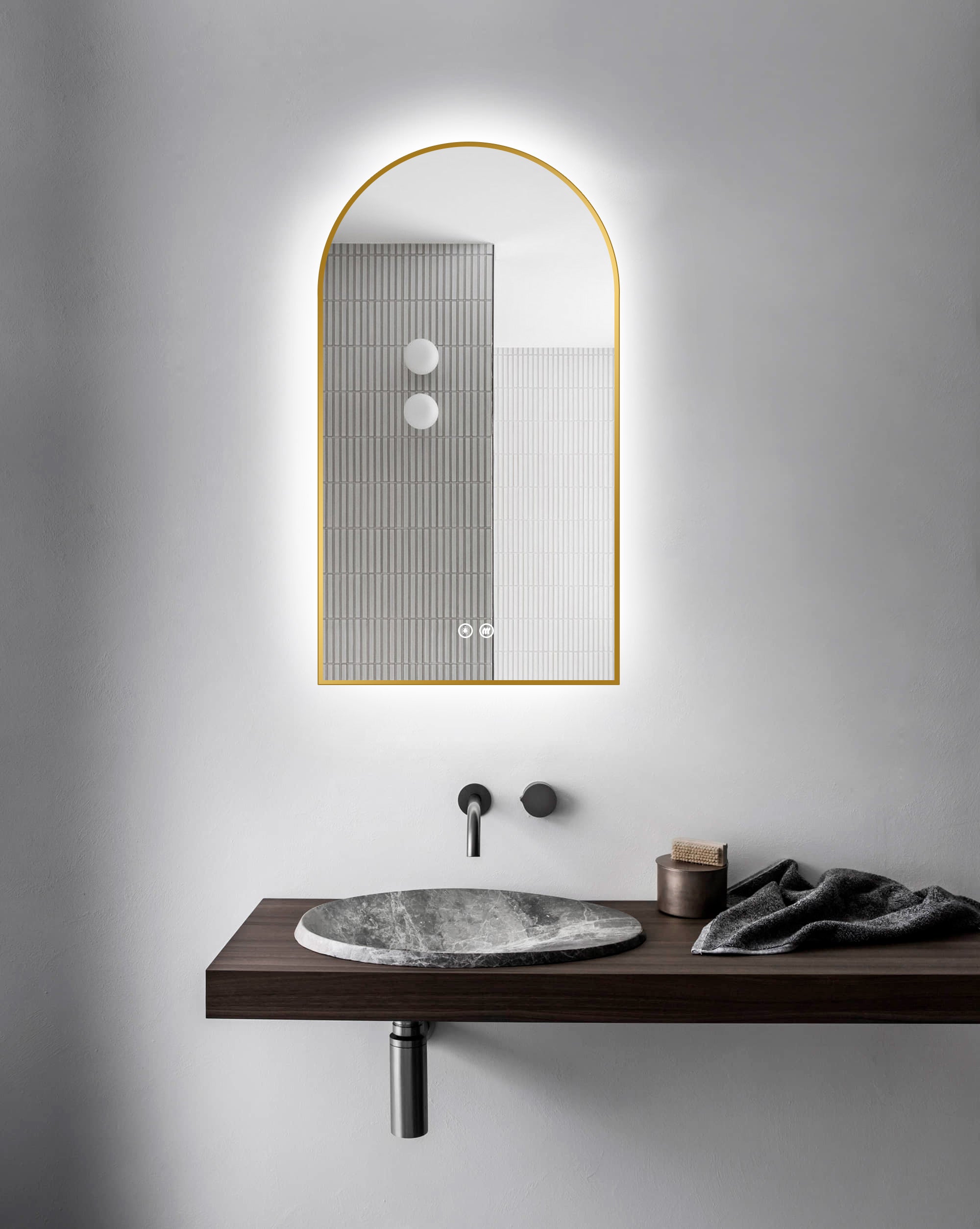 LED Badspiegel, design Bogenform Spiegel, Badspiegel mit led Beleuchtung