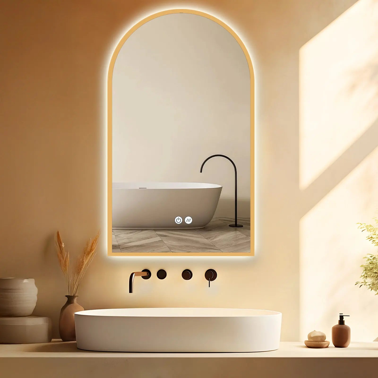 Badspiegel mit Beleuchtung und SPIEGEL HEIZUNG, Bogenform mit Gold Metall Rahmen (Kopie) - HOKO-Style