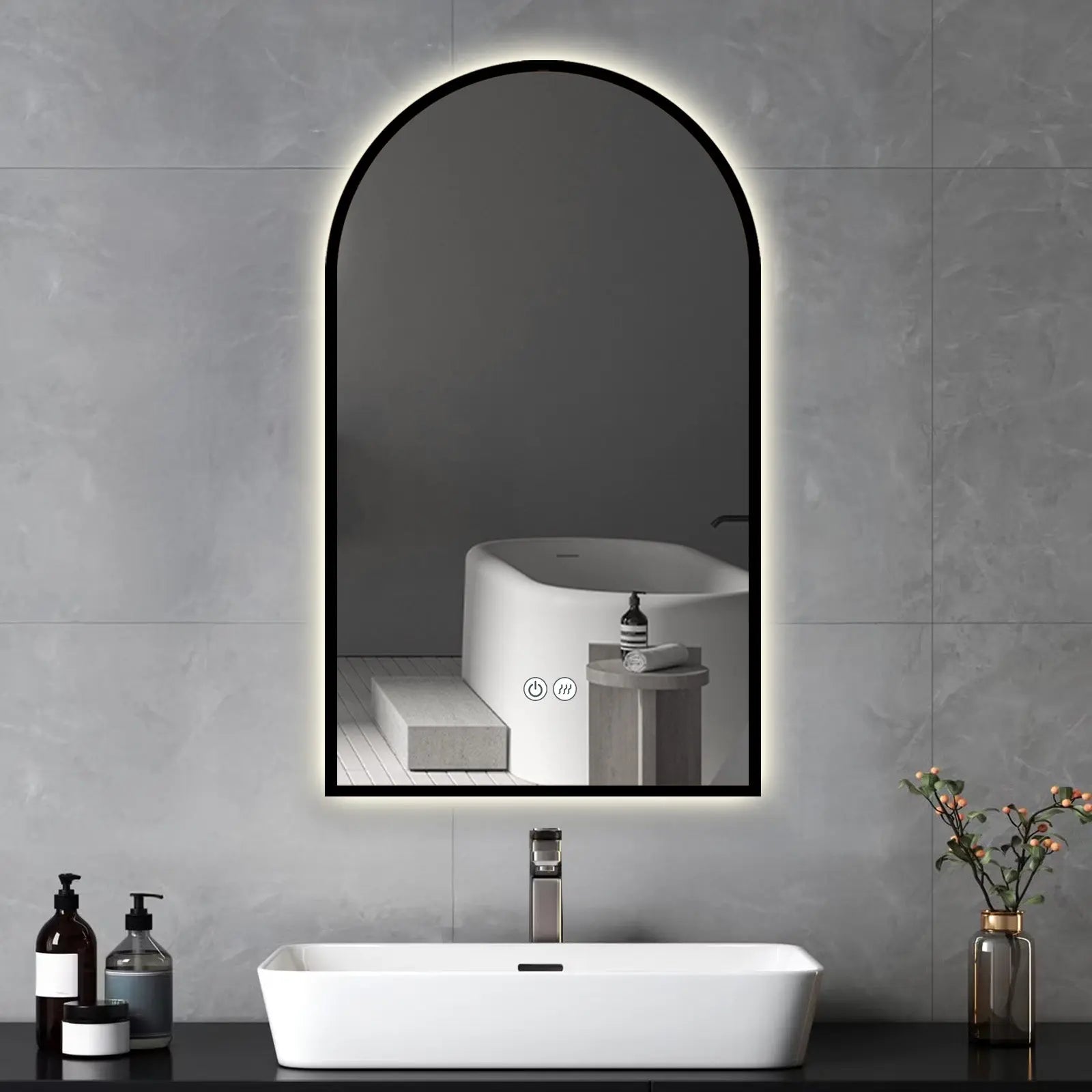 LED Badspiegel in Bogenform mit schwarzem Metallrahmen und Antibeschlagfunktion - HOKO-Style